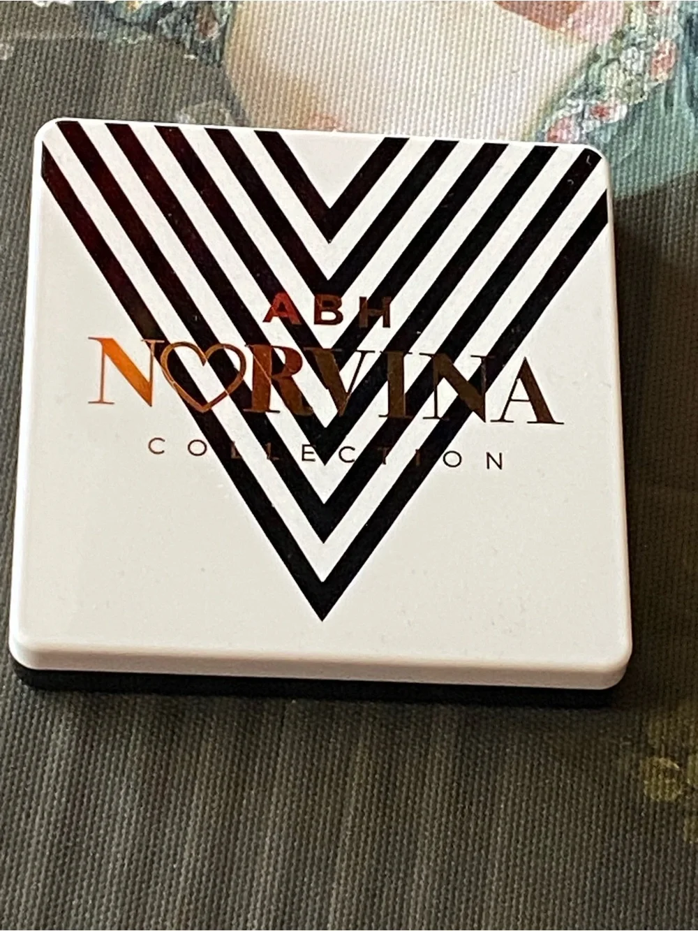 New authentic Anastasia Beverly Hills eyeshadow